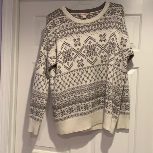Women’s Mossimo white & gray snowflake sweater - Picture 6 of 6